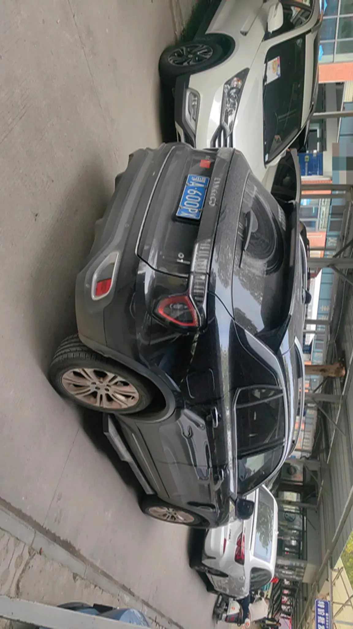 2017 LYNK&CO 01 thumbnail 4