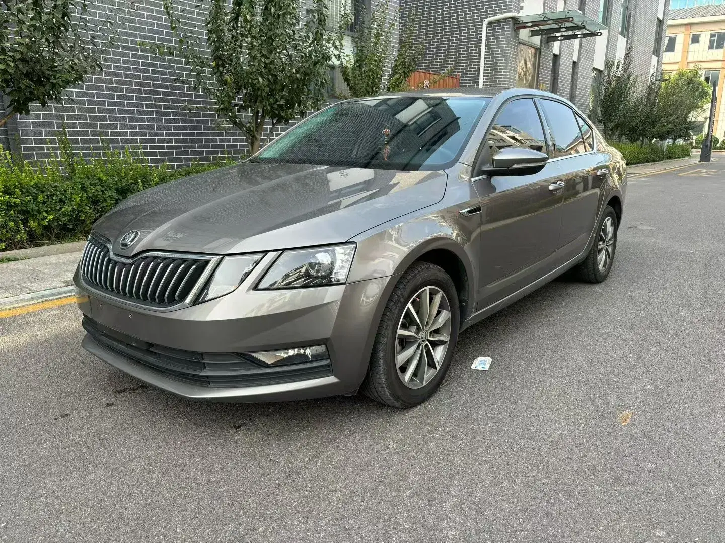 2019 SKODA OCTAVIA view 1