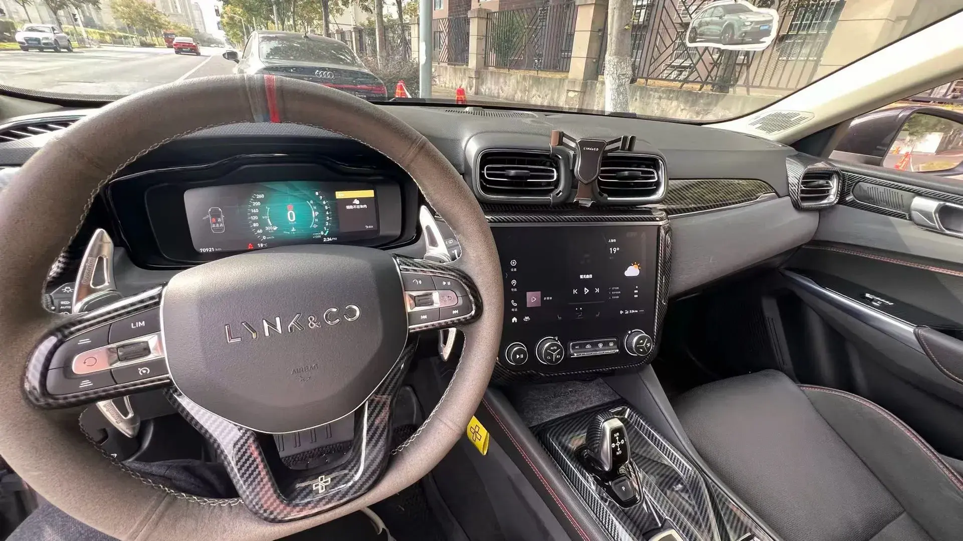 2019 LYNK&CO 02 thumbnail 4