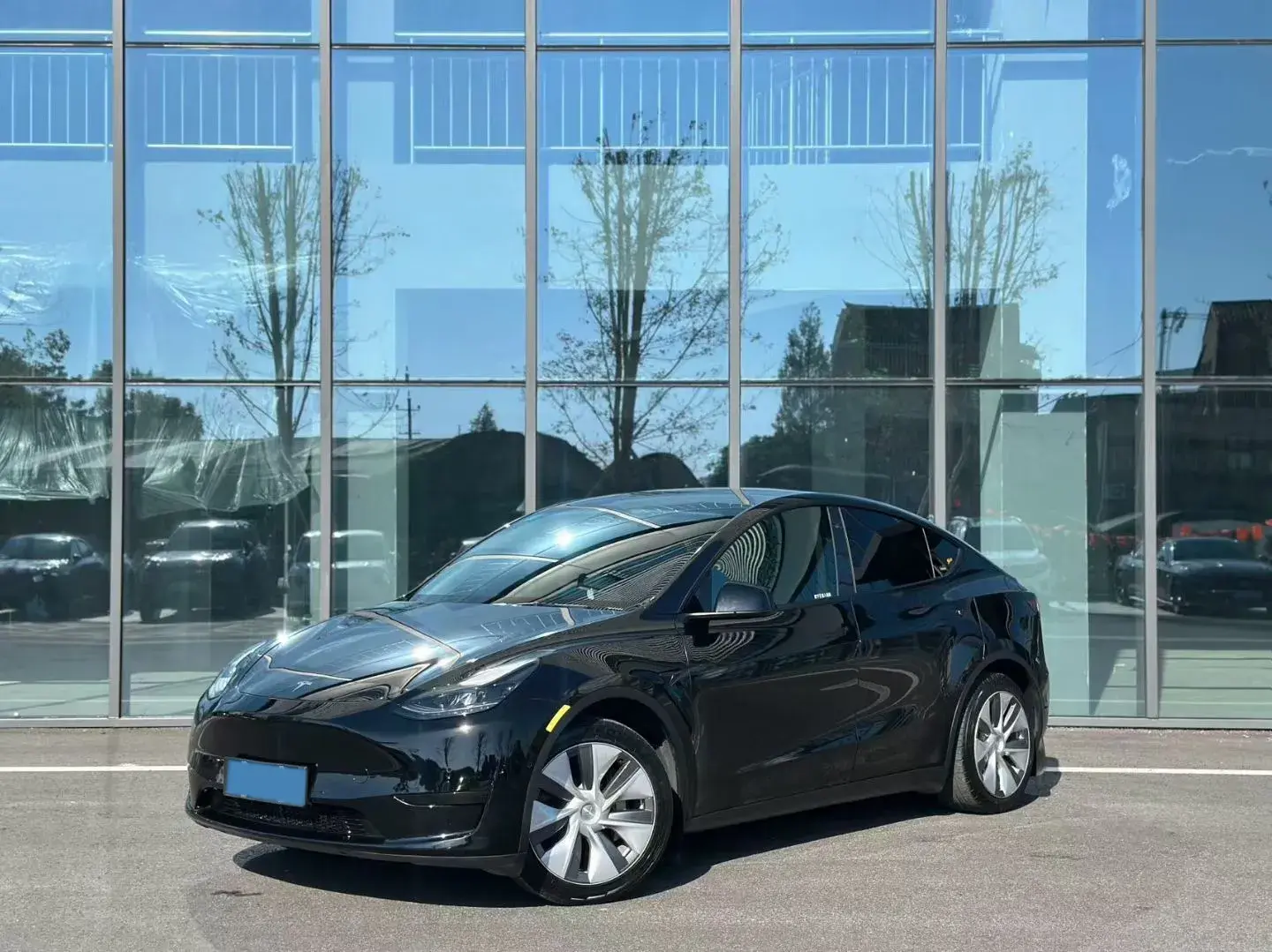 2022 TESLA MODEL view 1