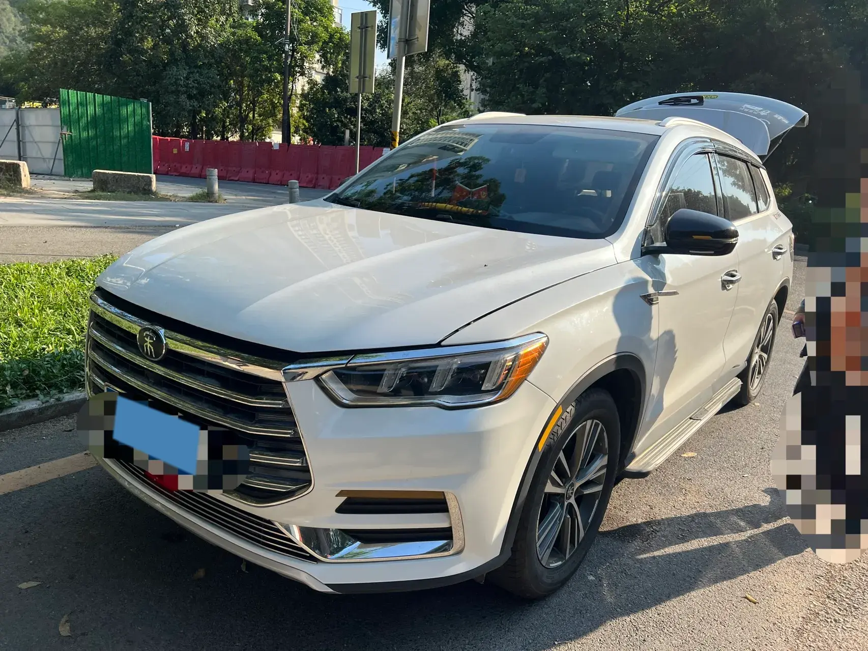 2019 BYD SONG view 1