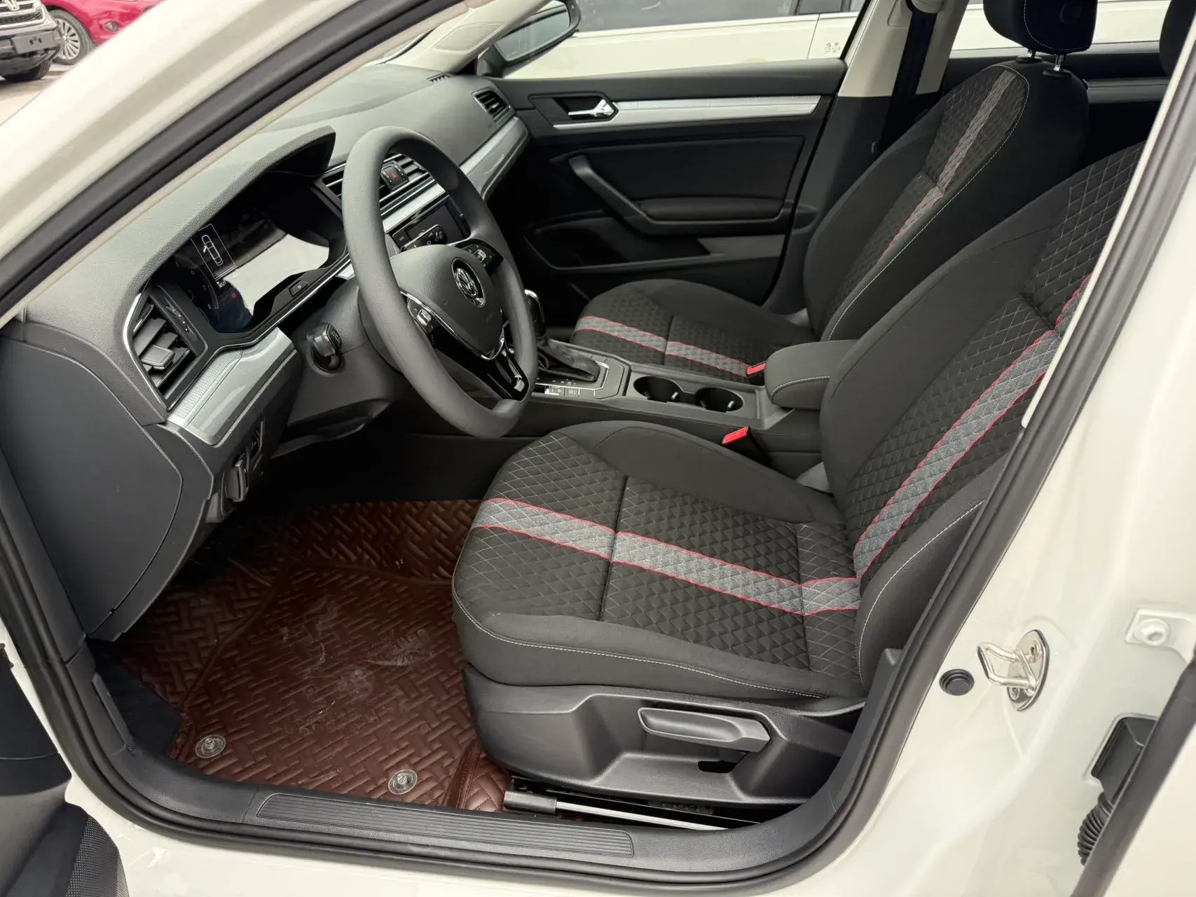 2019 VOLKSWAGEN LAMANDO thumbnail 4