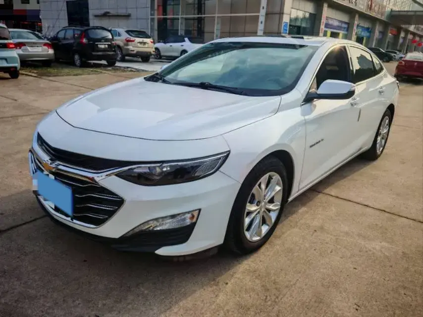 2021 CHEVROLET MALIBU view 1