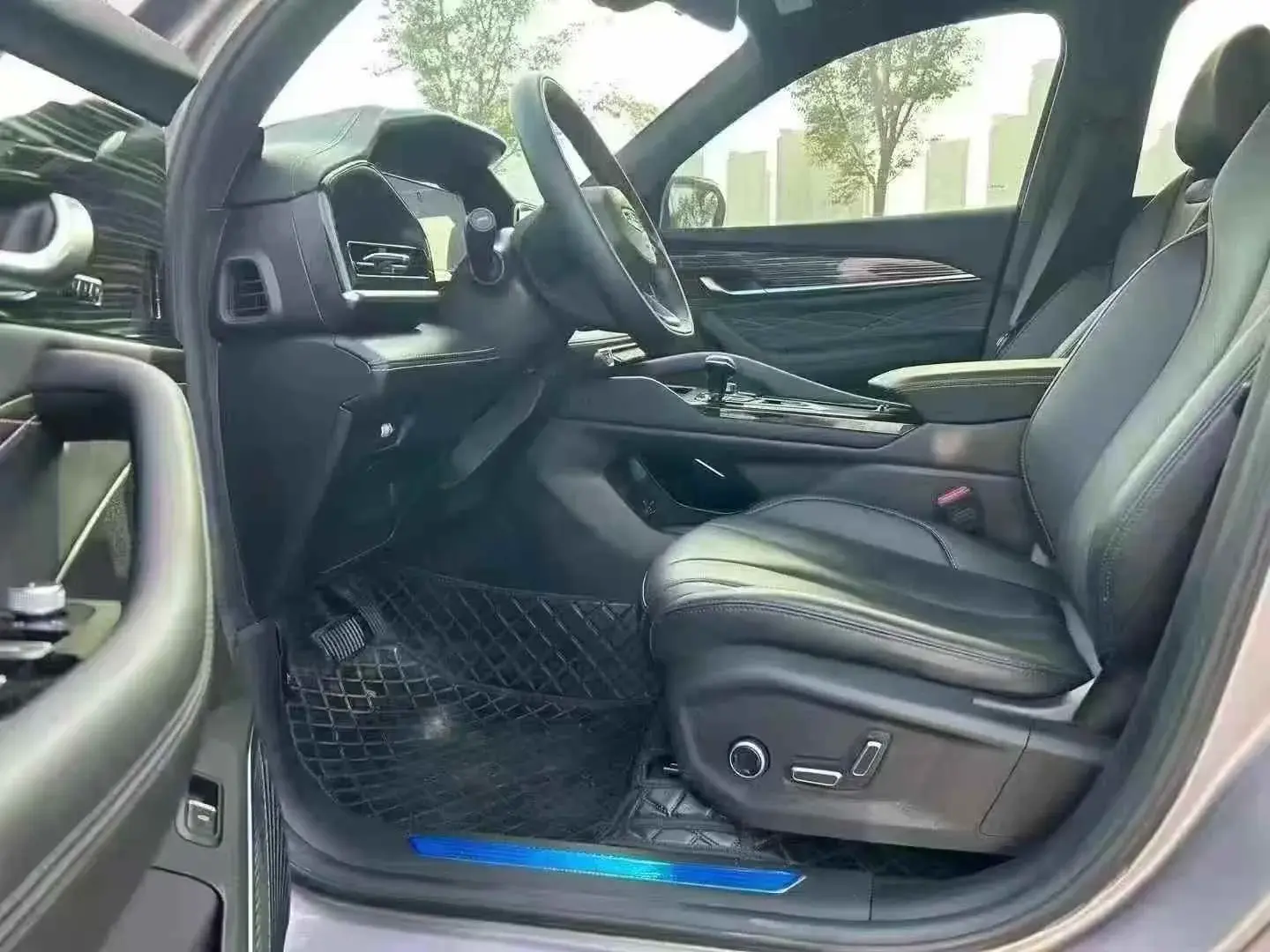 2024 GEELY MONJARO thumbnail 3