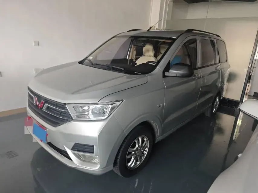 2018 WULING HONGGUANG view 1
