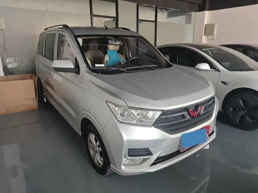 2018 WULING HONGGUANG thumbnail 3