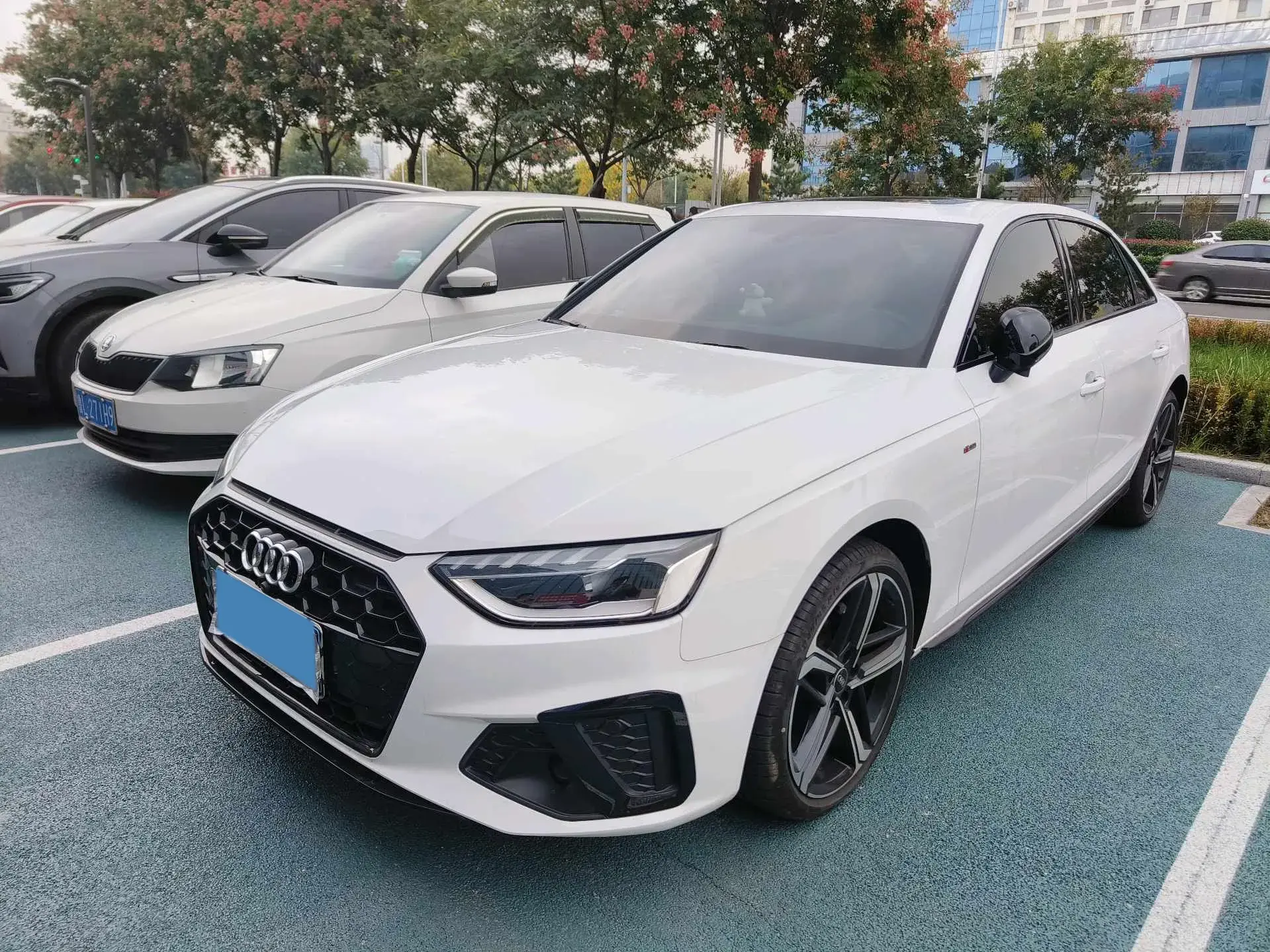 2024 AUDI A4L view 1