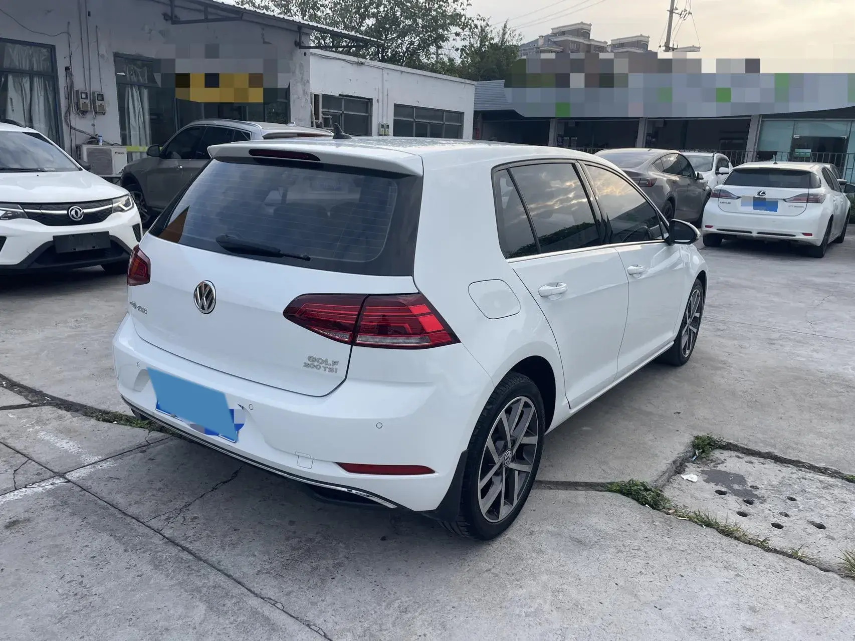 2020 VOLKSWAGEN GOLF thumbnail 3