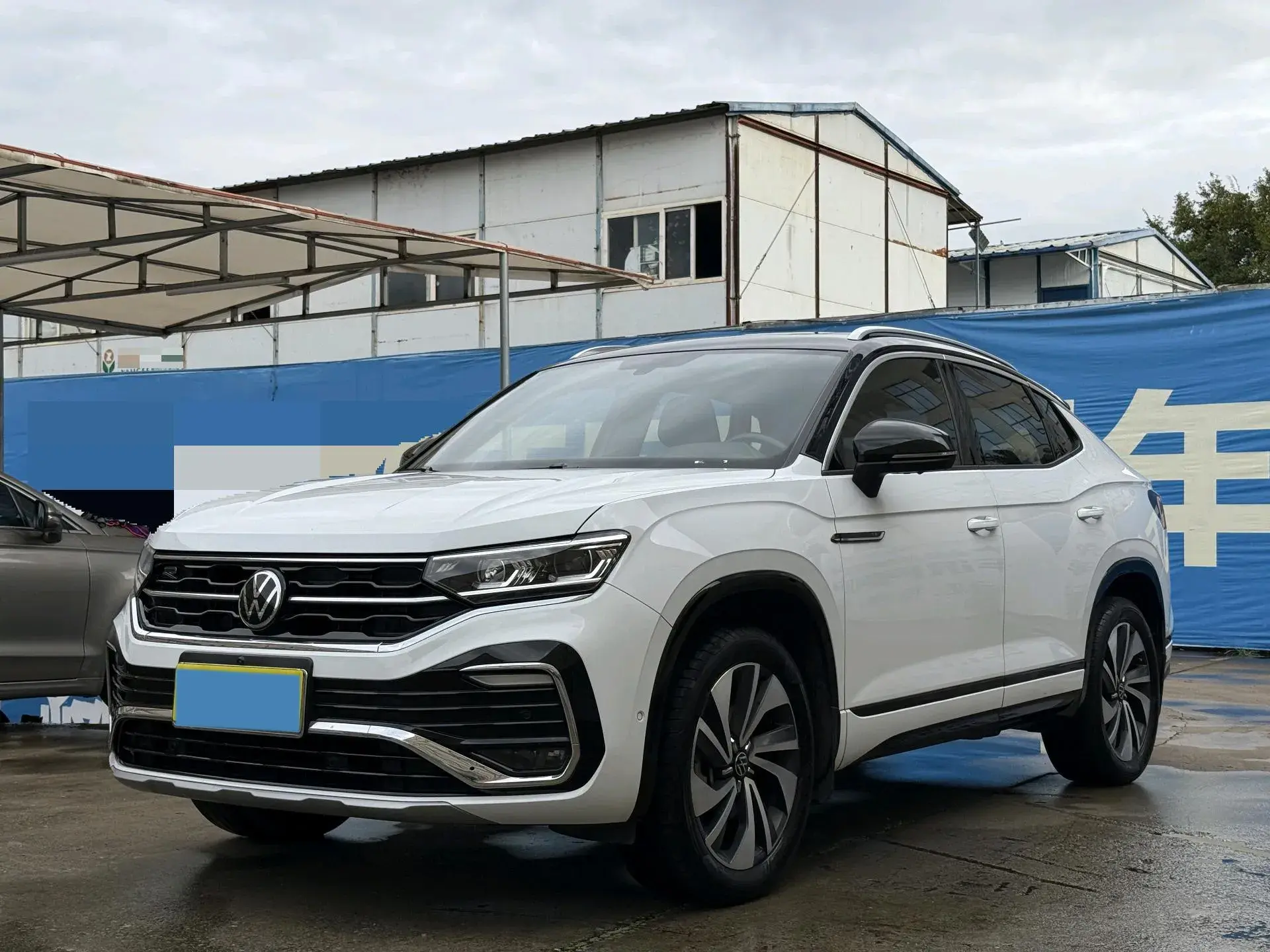 2020 VOLKSWAGEN TAYRON view 1