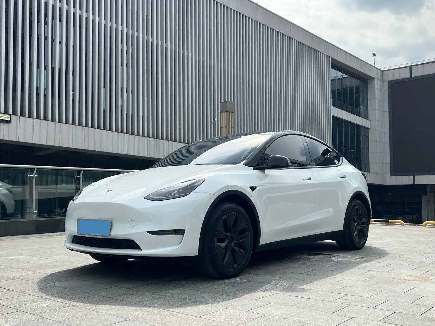 2024 TESLA MODEL view 1