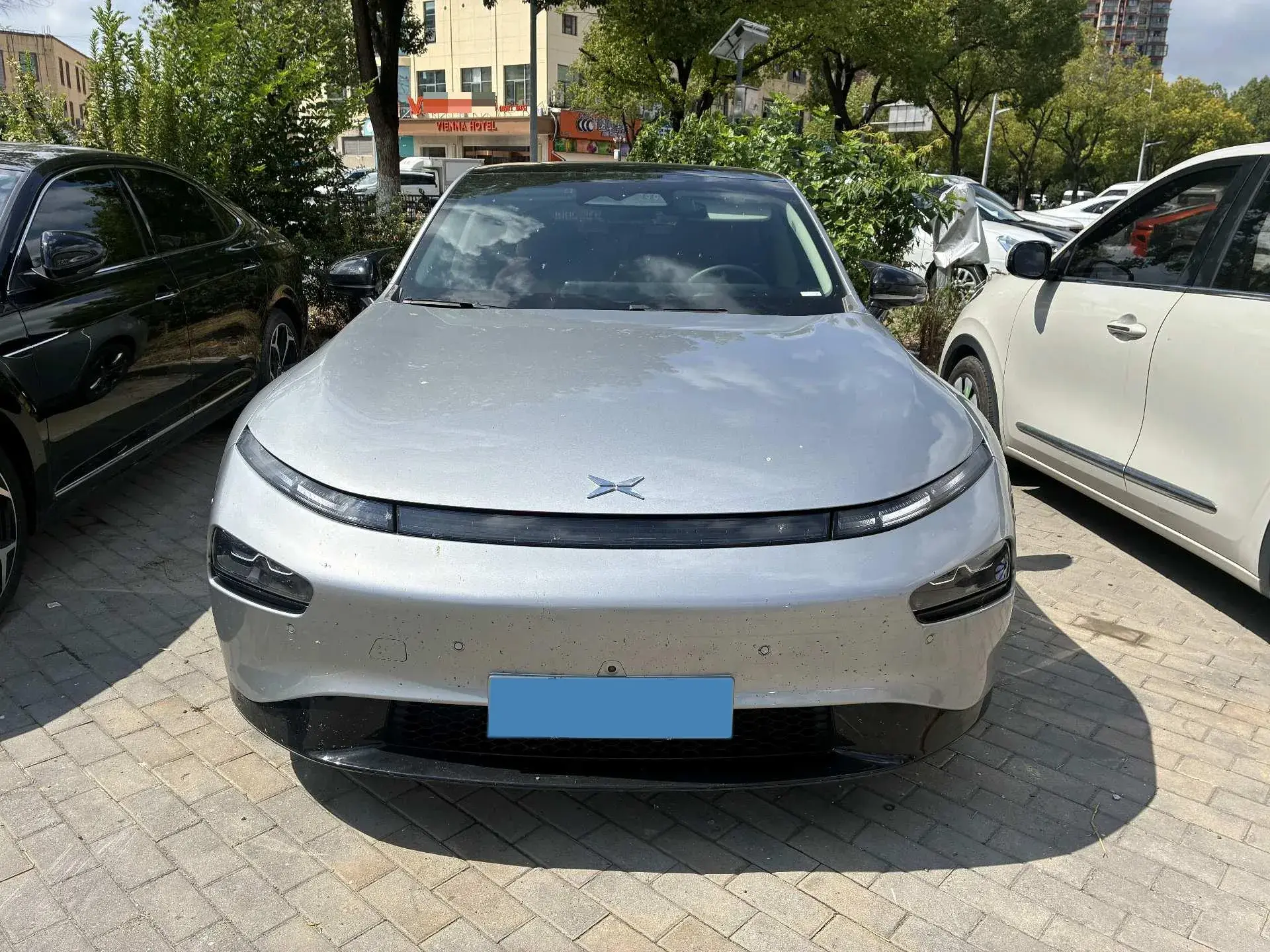 2020 XPENG P7 thumbnail 4