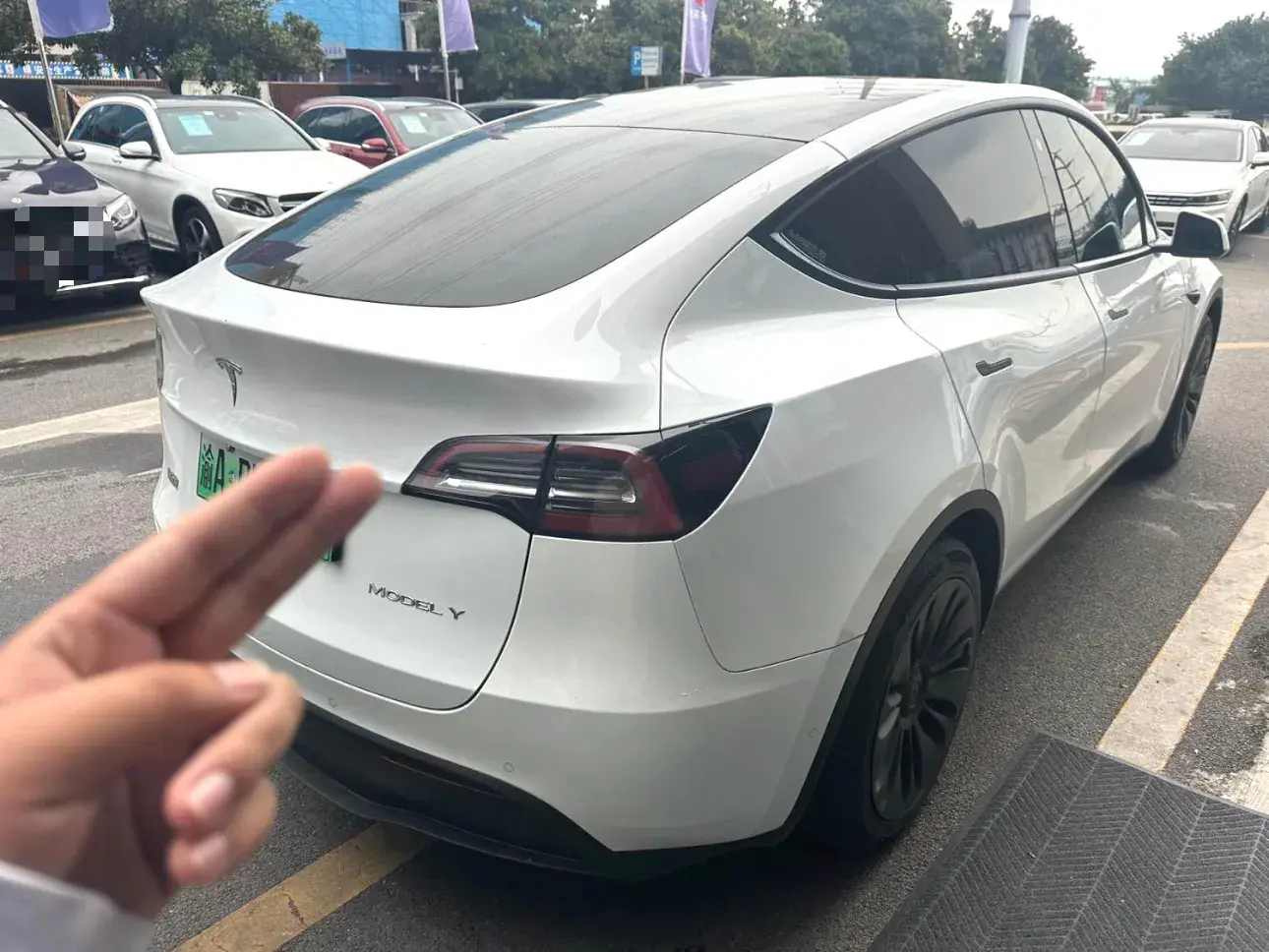 2022 TESLA MODEL thumbnail 2