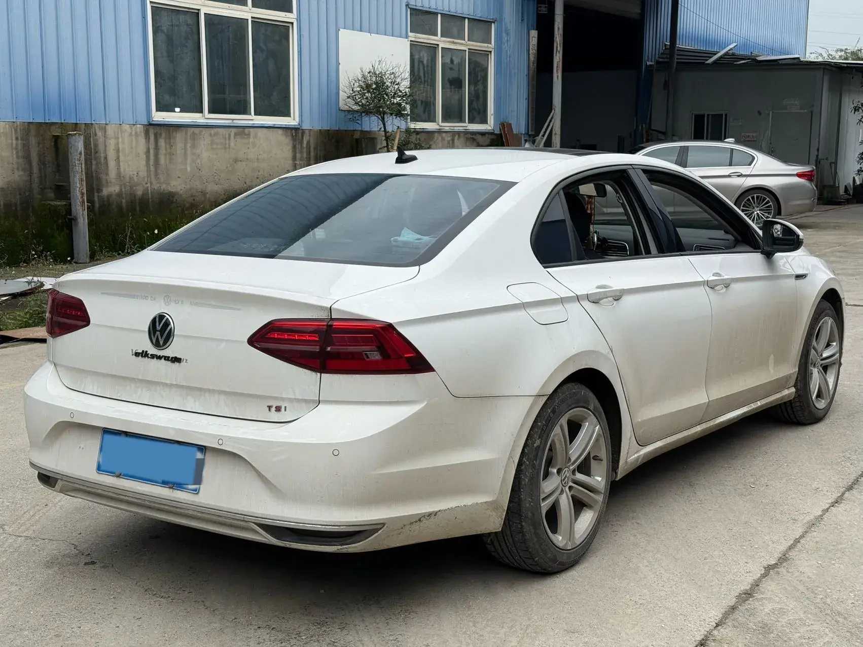 2021 VOLKSWAGEN LAMANDO thumbnail 4