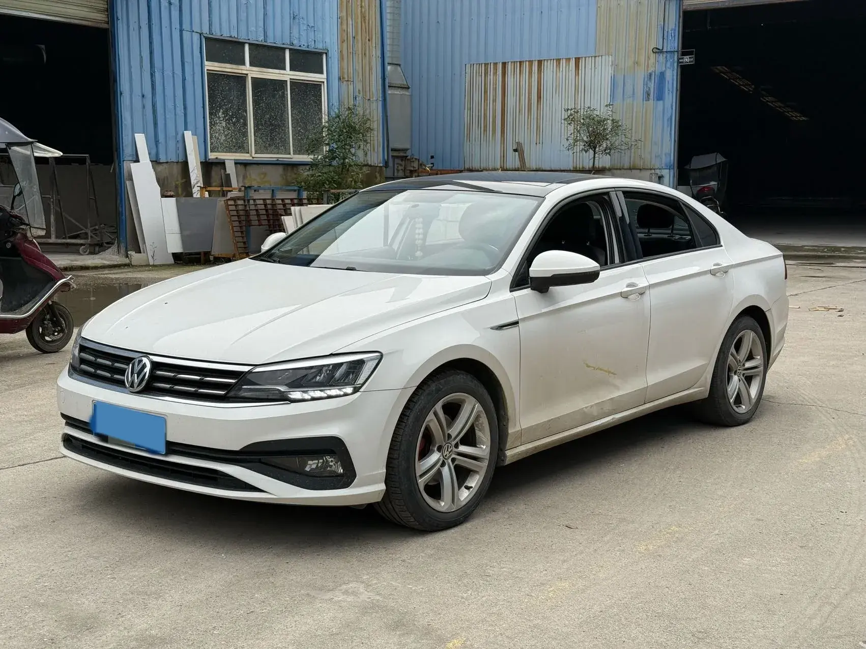 2021 VOLKSWAGEN LAMANDO view 1