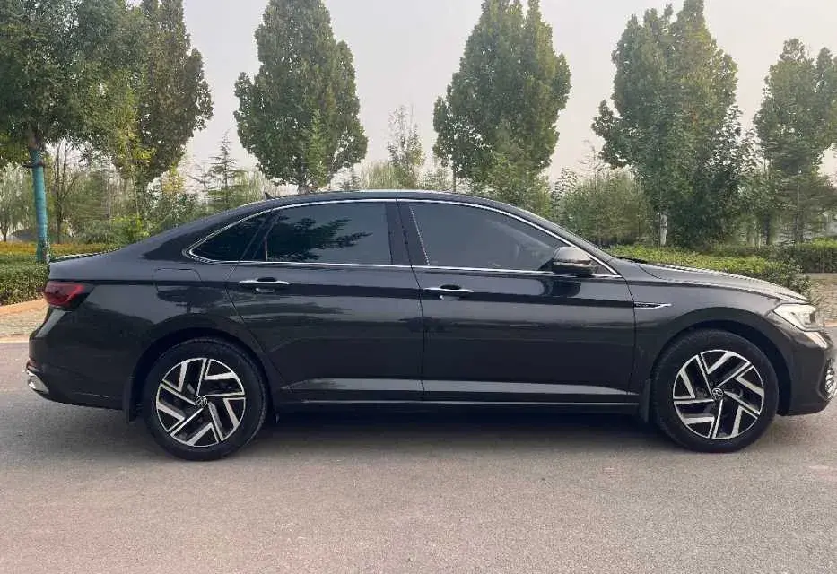 2023 VOLKSWAGEN SAGITAR thumbnail 4