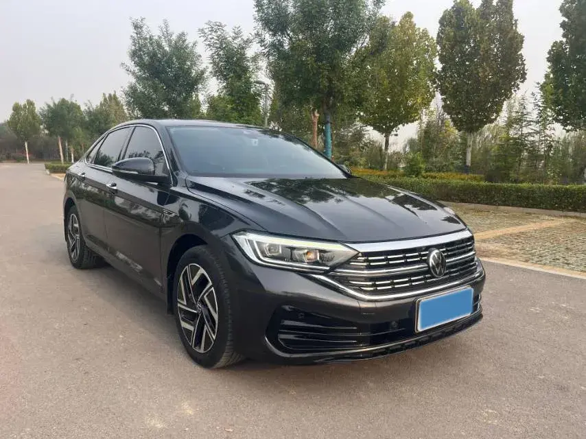 2023 VOLKSWAGEN SAGITAR thumbnail 3