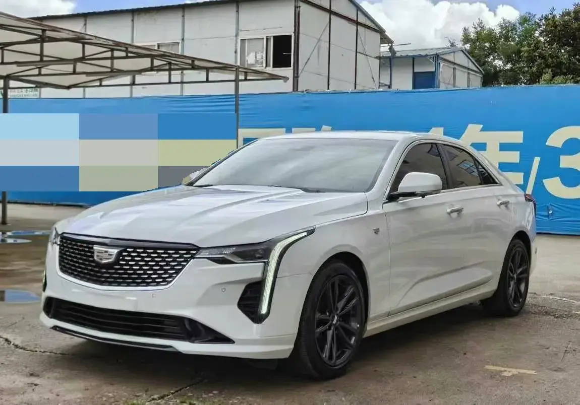 2022 CADILLAC CT4 view 1