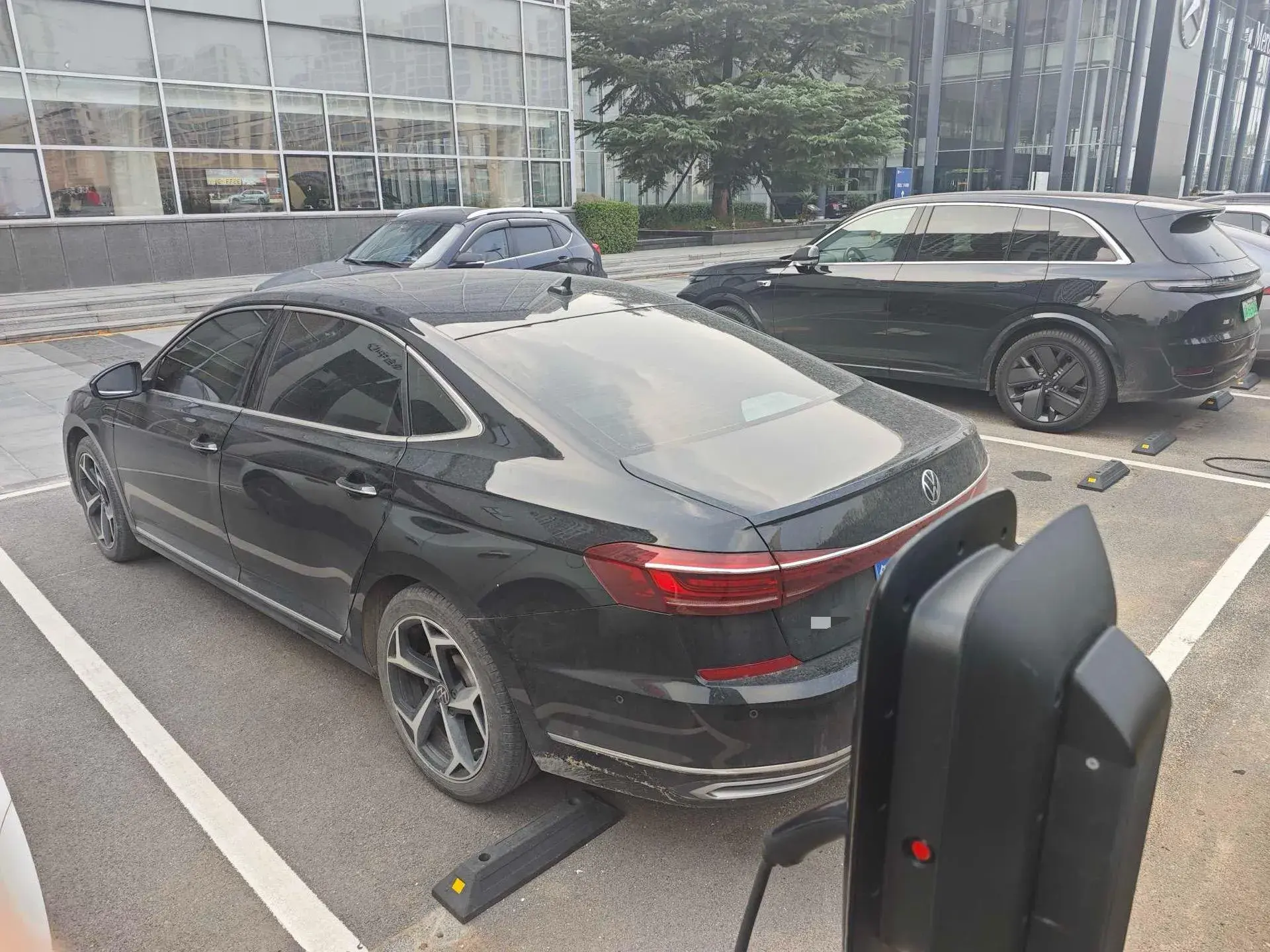 2022 VOLKSWAGEN PASSAT thumbnail 4