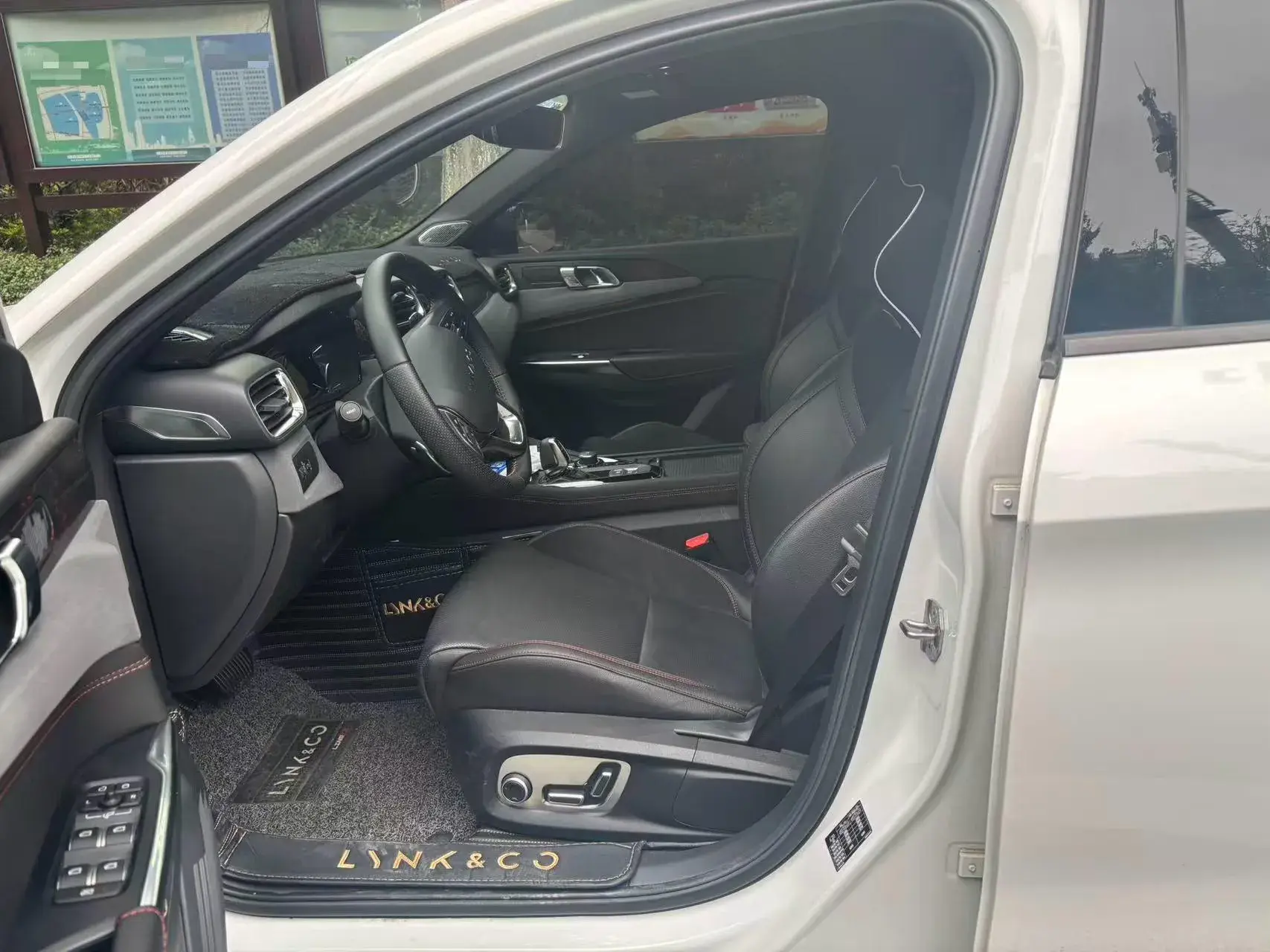 2020 LYNK&CO 03 thumbnail 3