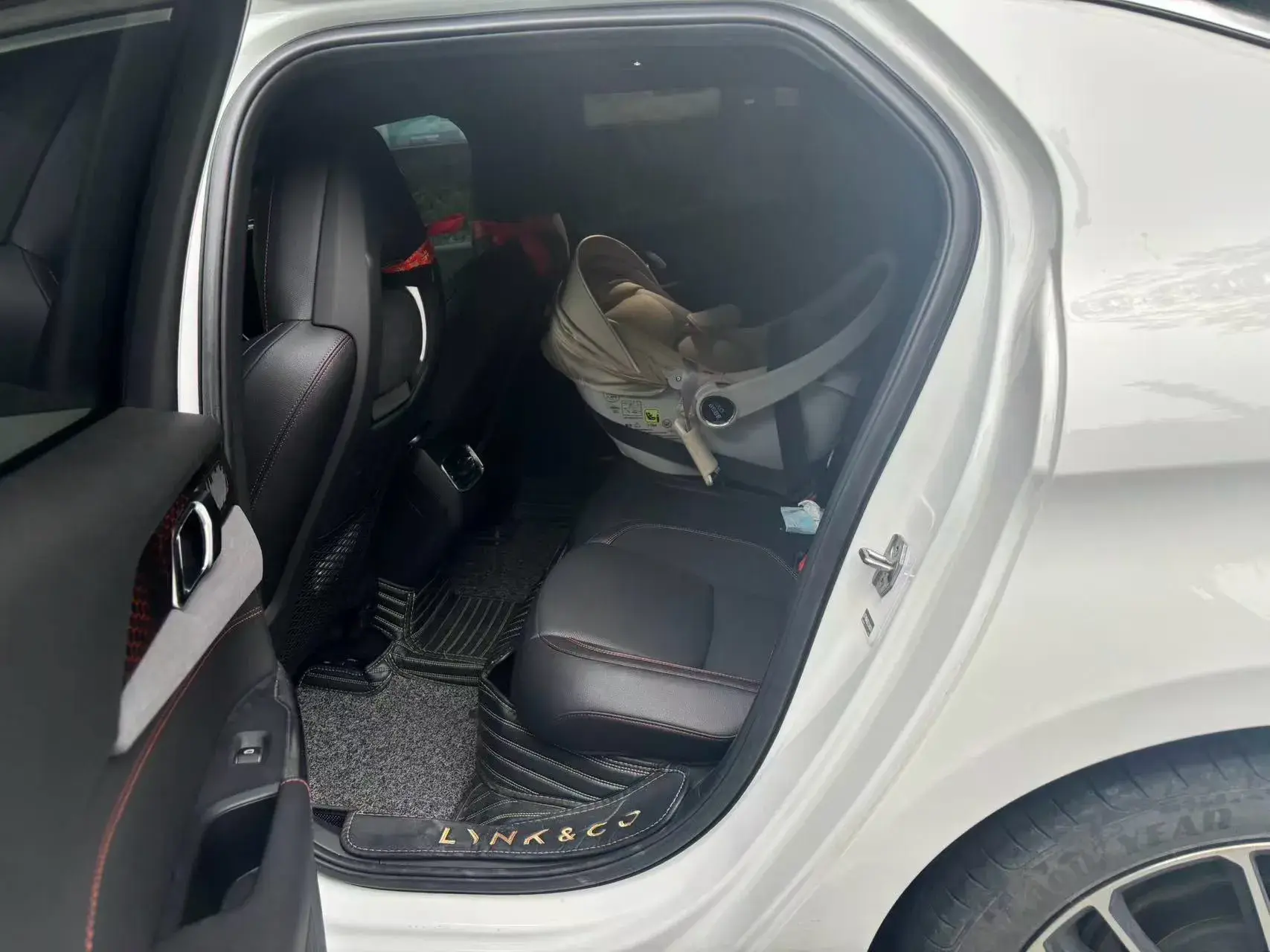 2020 LYNK&CO 03 thumbnail 4