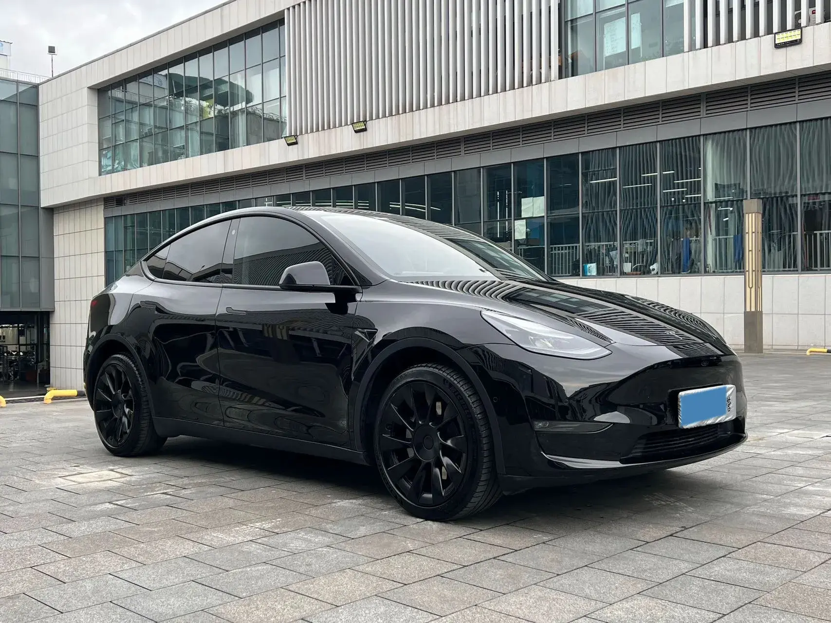 2022 TESLA MODEL thumbnail 3