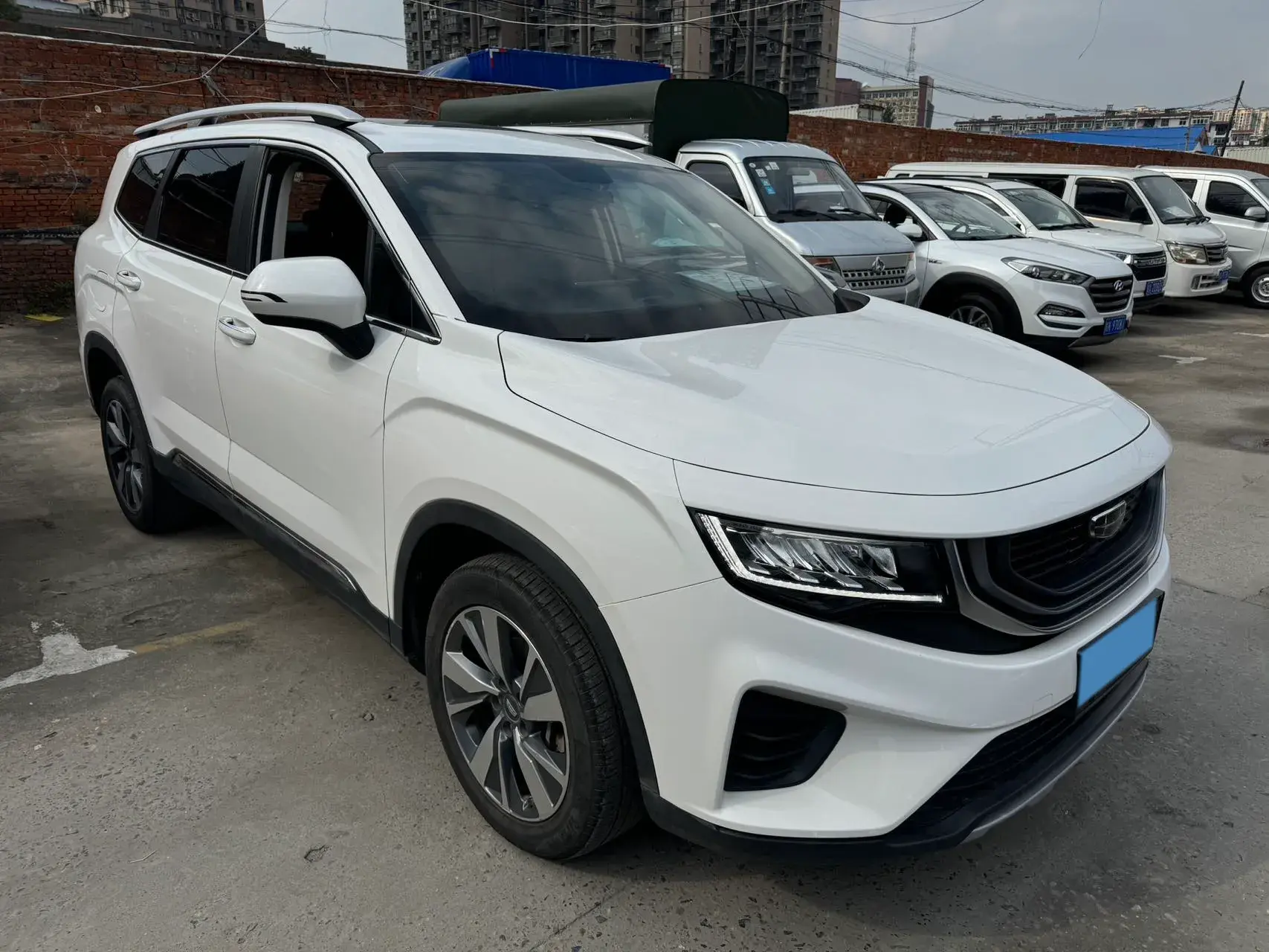 2020 GEELY OKAVANGO thumbnail 3
