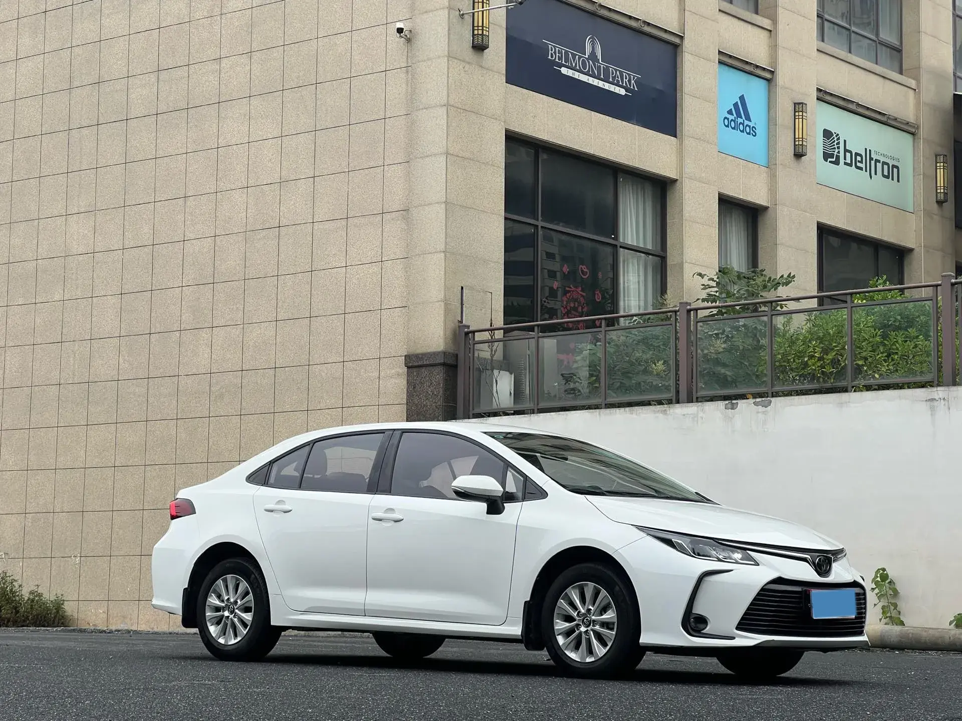 2021 TOYOTA COROLLA thumbnail 2