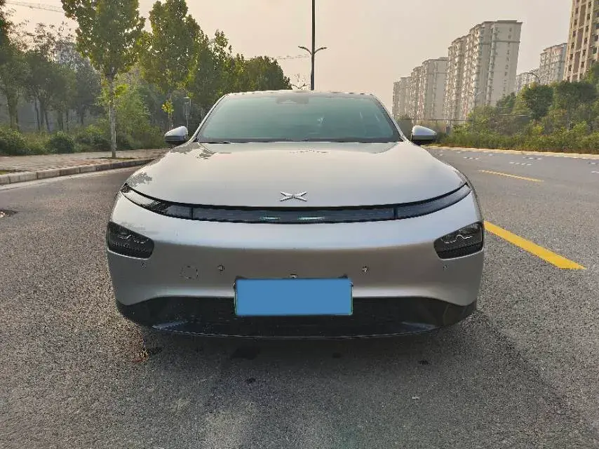 2022 XPENG P7 thumbnail 2