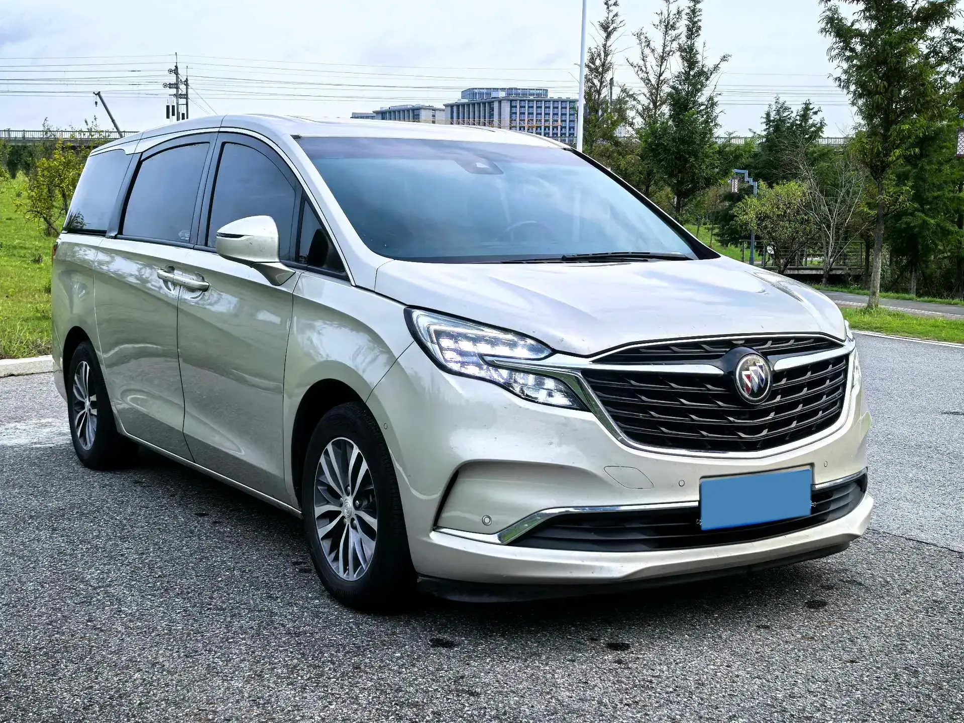 2022 BUICK GL8 thumbnail 3