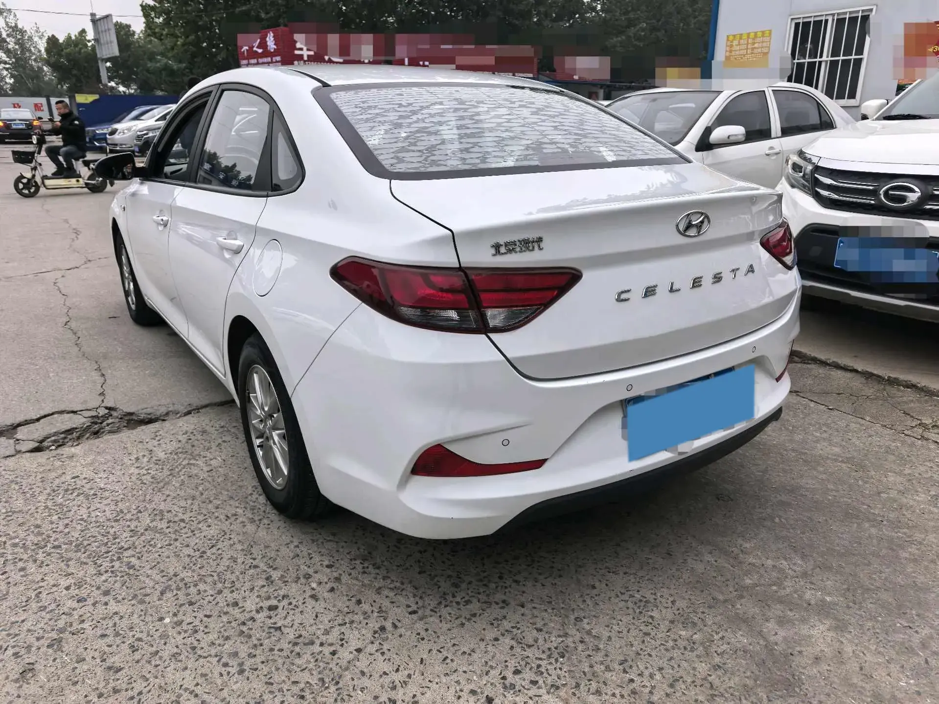 2017 HYUNDAI CELESTA thumbnail 3