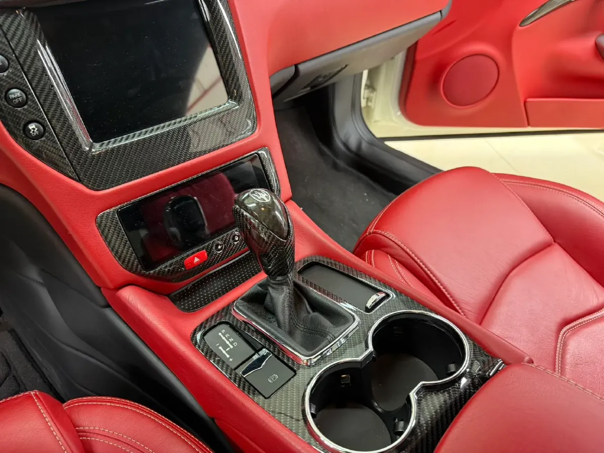 2013 Maserati GranTurismo 4.7L 460HP V8 6AT,autocango,china used car exporter,china ev exporter,chinese used car exporter,chinese used ev exporter