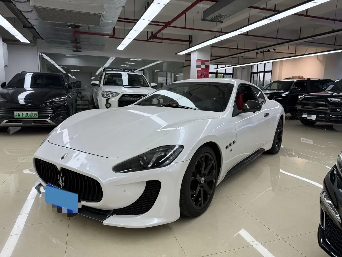 2013 Maserati GranTurismo 4.7L 460HP V8 6AT,autocango,china used car exporter,china ev exporter,chinese used car exporter,chinese used ev exporter
