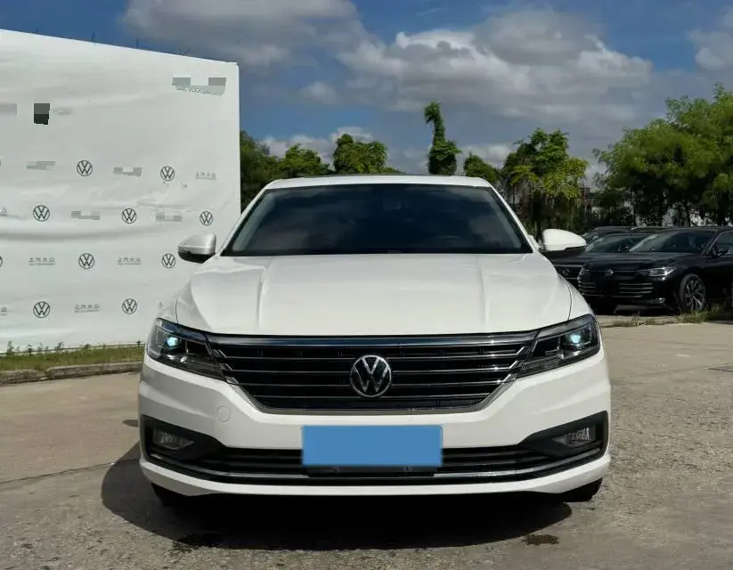 2018 VOLKSWAGEN LAVIDA thumbnail 2