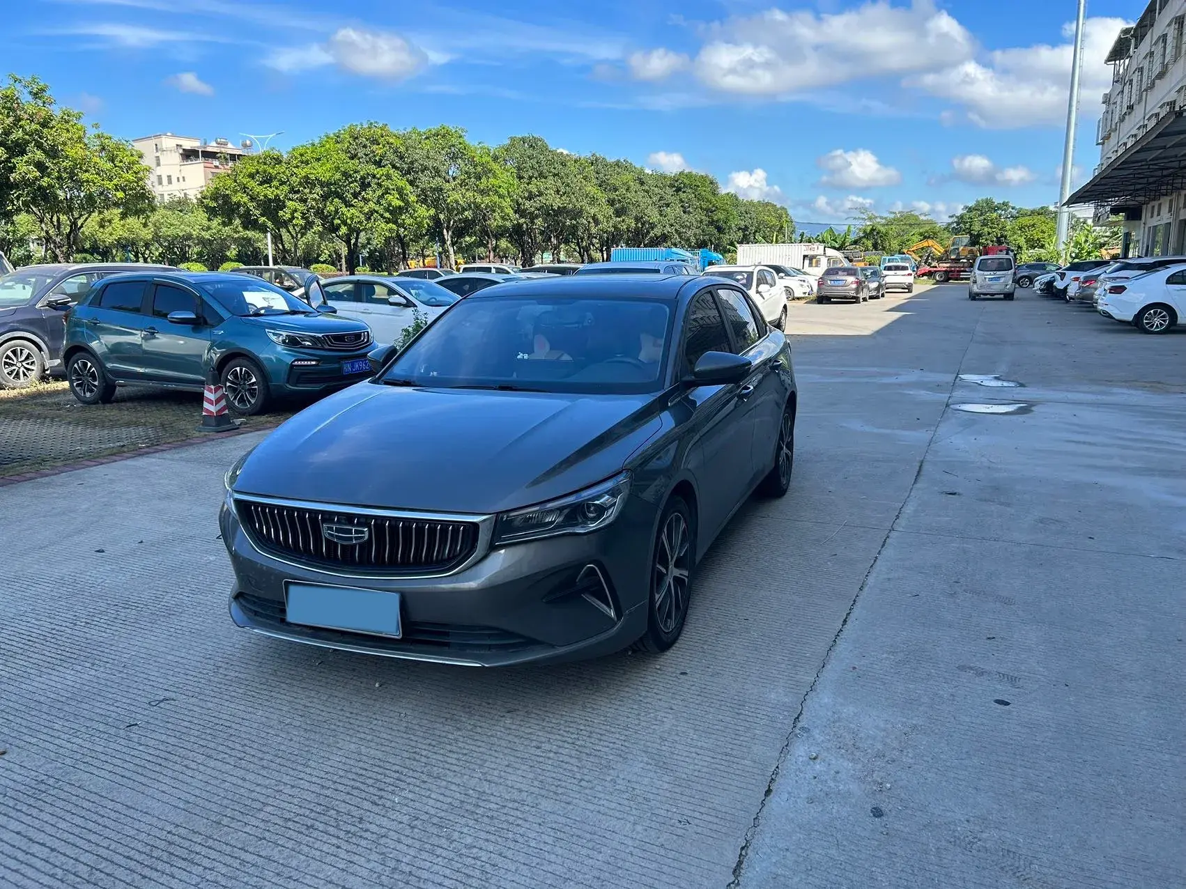 2023 GEELY EMGRAND view 1