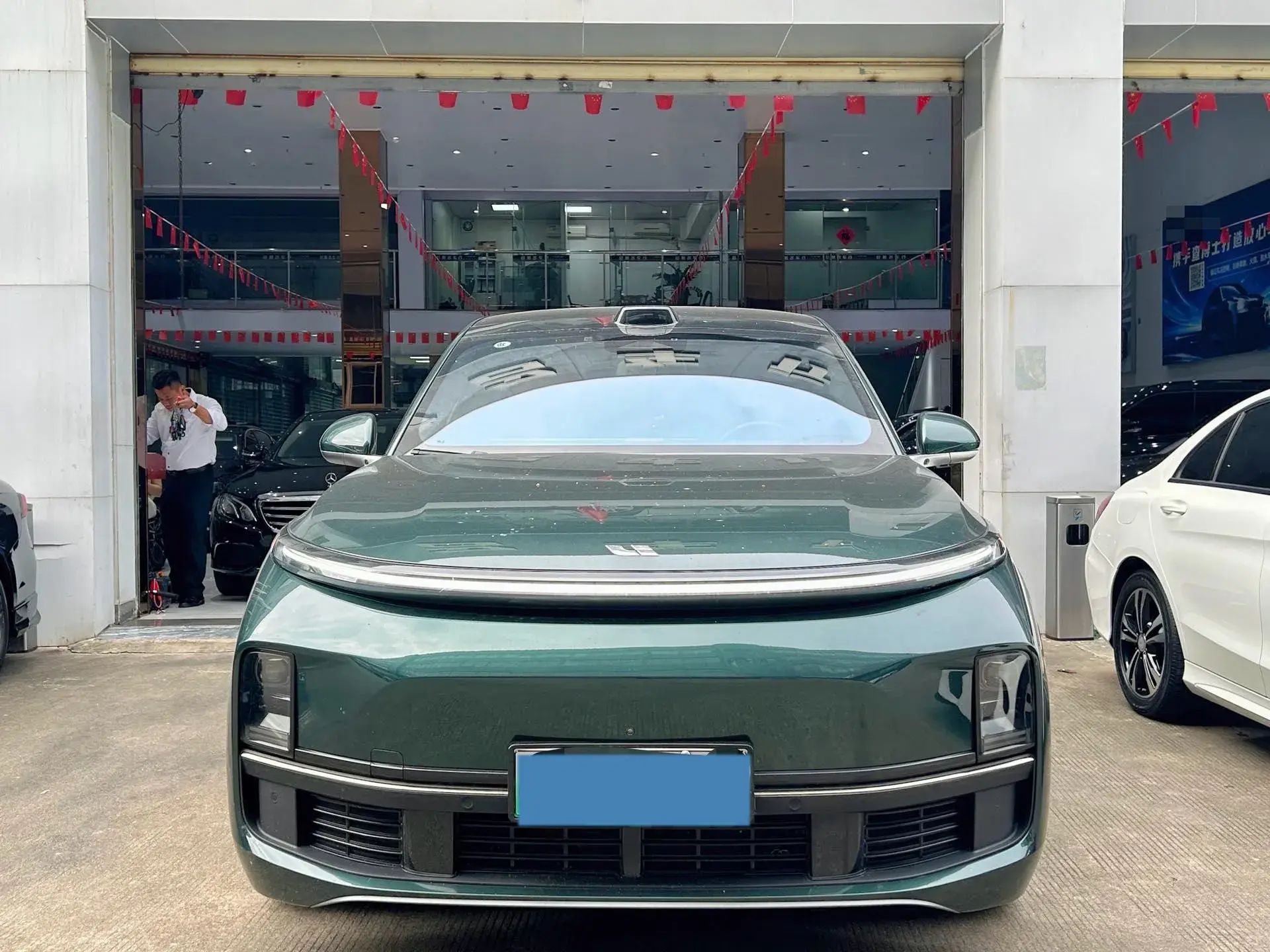 2022 LI L9 thumbnail 2