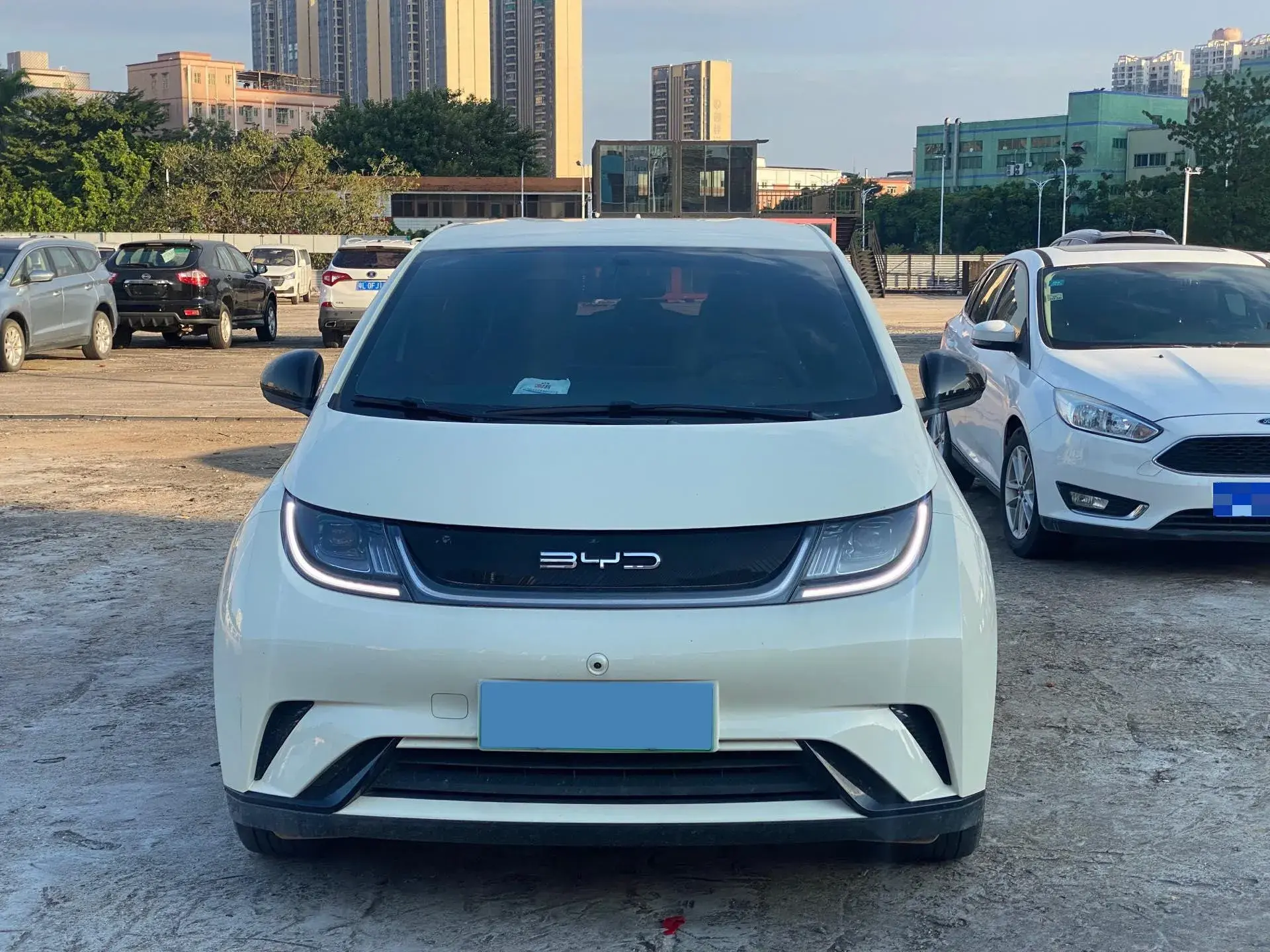 2023 BYD DOLPHIN thumbnail 3