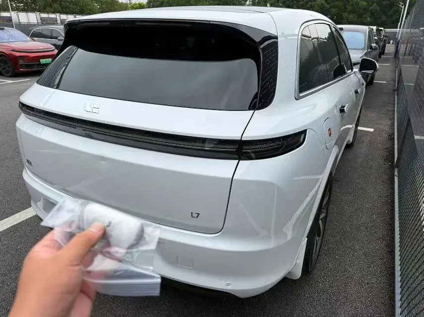2023 LI L7 thumbnail 3