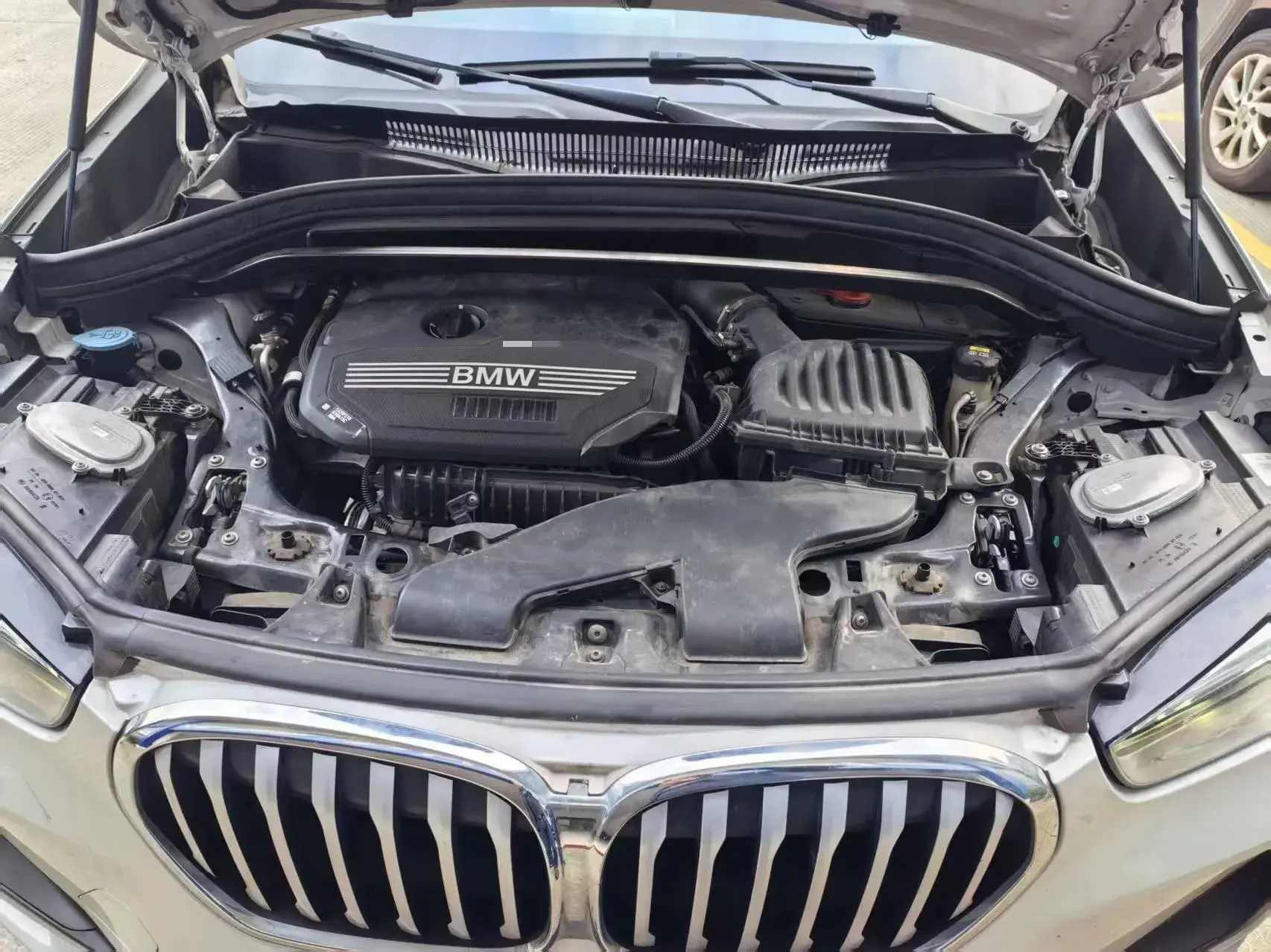 2022 BMW X1 thumbnail 3