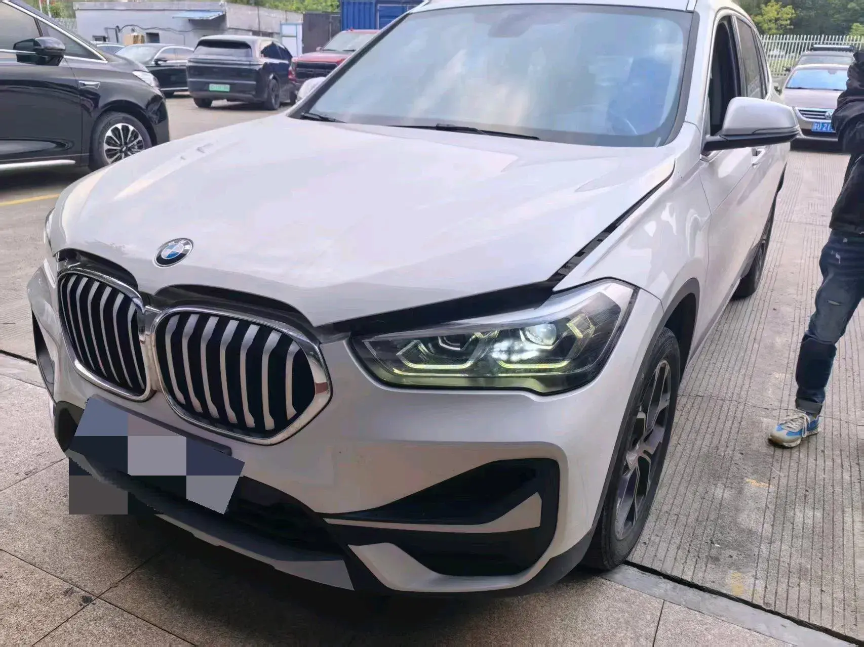 2022 BMW X1 view 1
