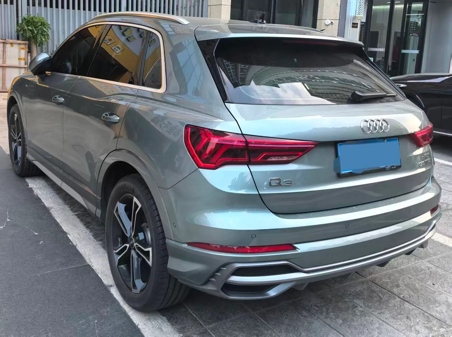 2022 AUDI Q3 thumbnail 3