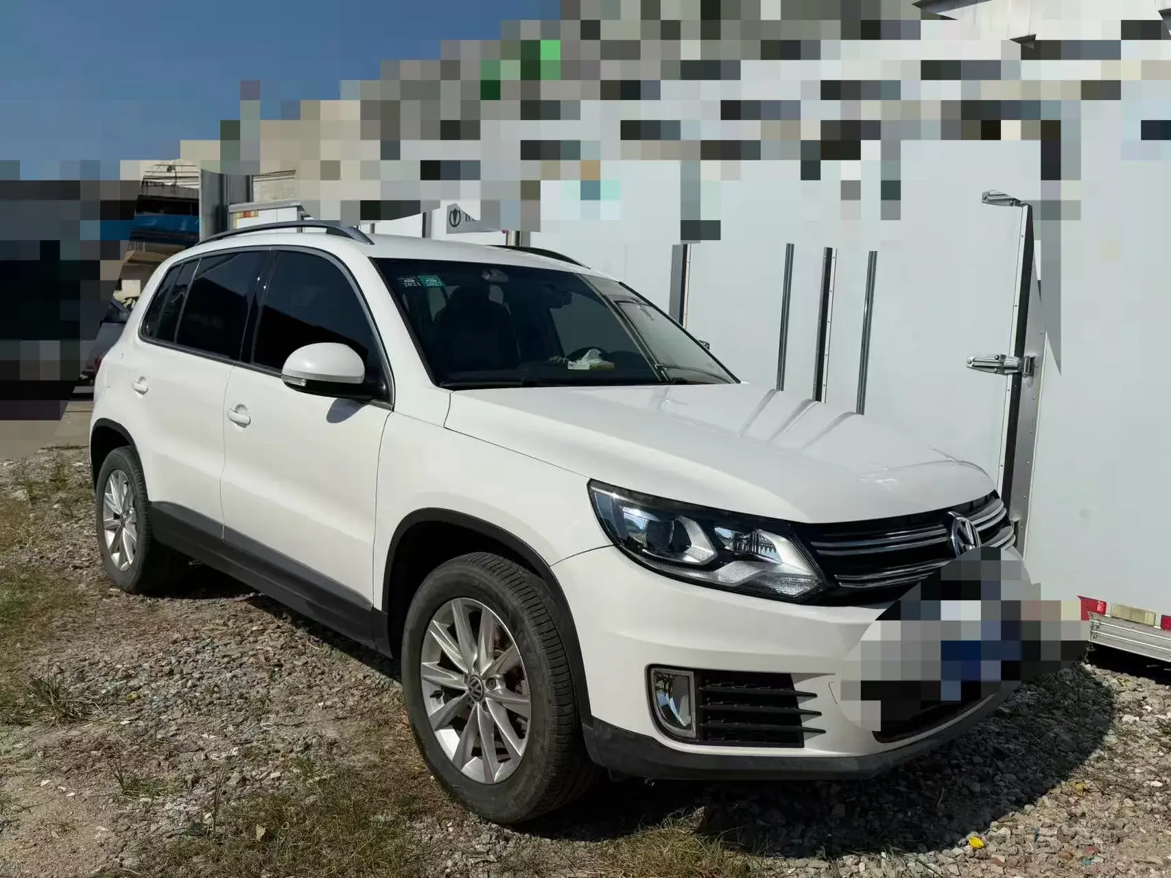 2016 VOLKSWAGEN TIGUAN thumbnail 2