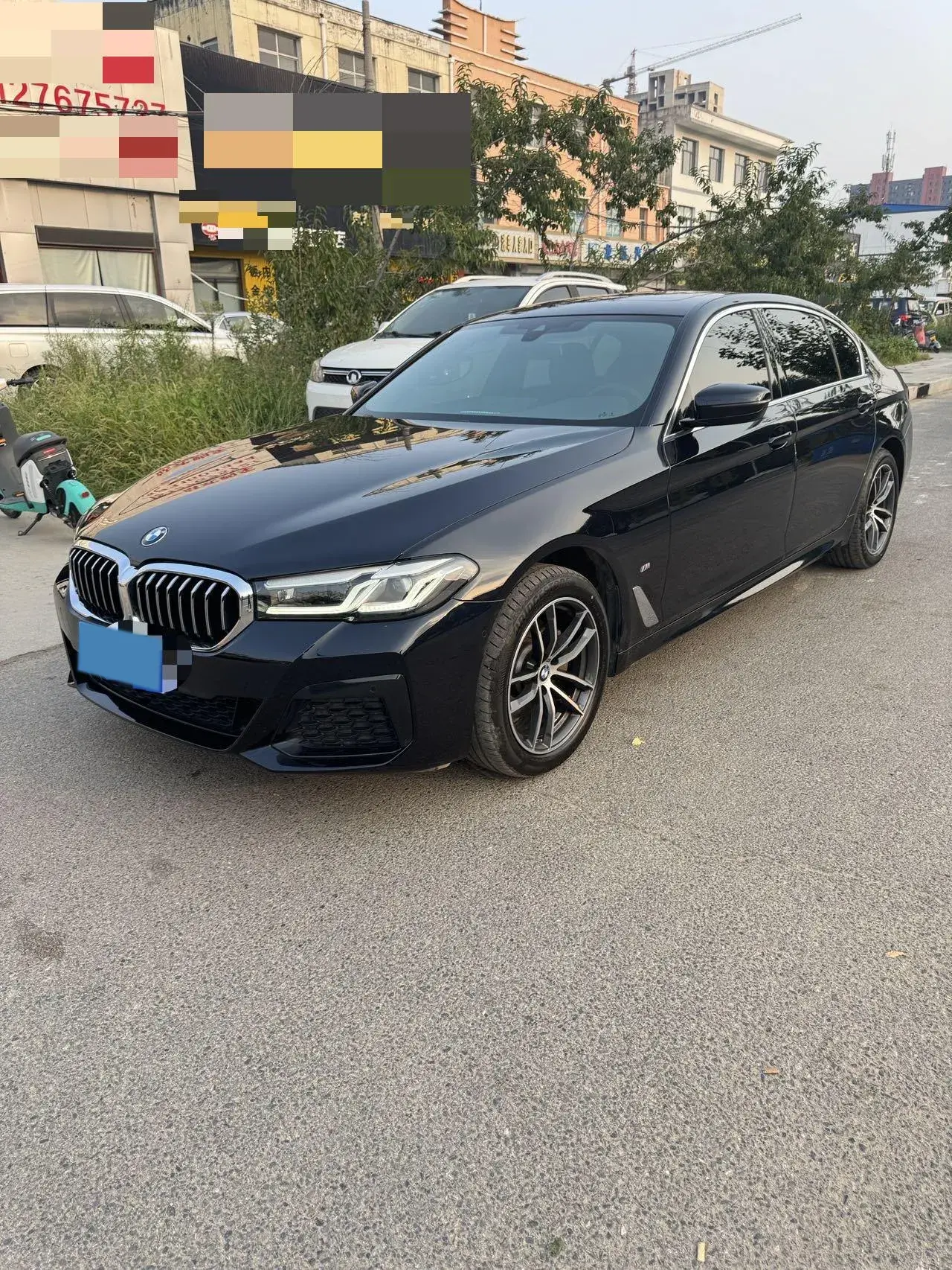 2022 BMW 5 view 1