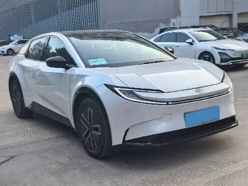 2025 TOYOTA BZ5 thumbnail 3