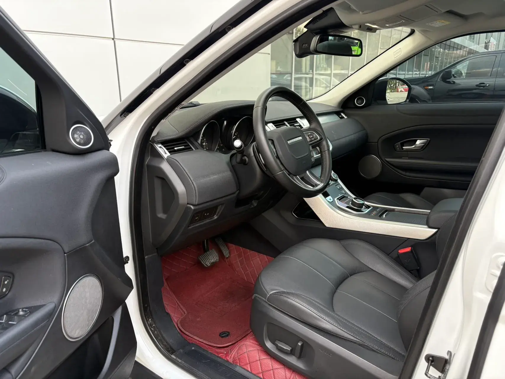 2018 LAND ROVER thumbnail 4