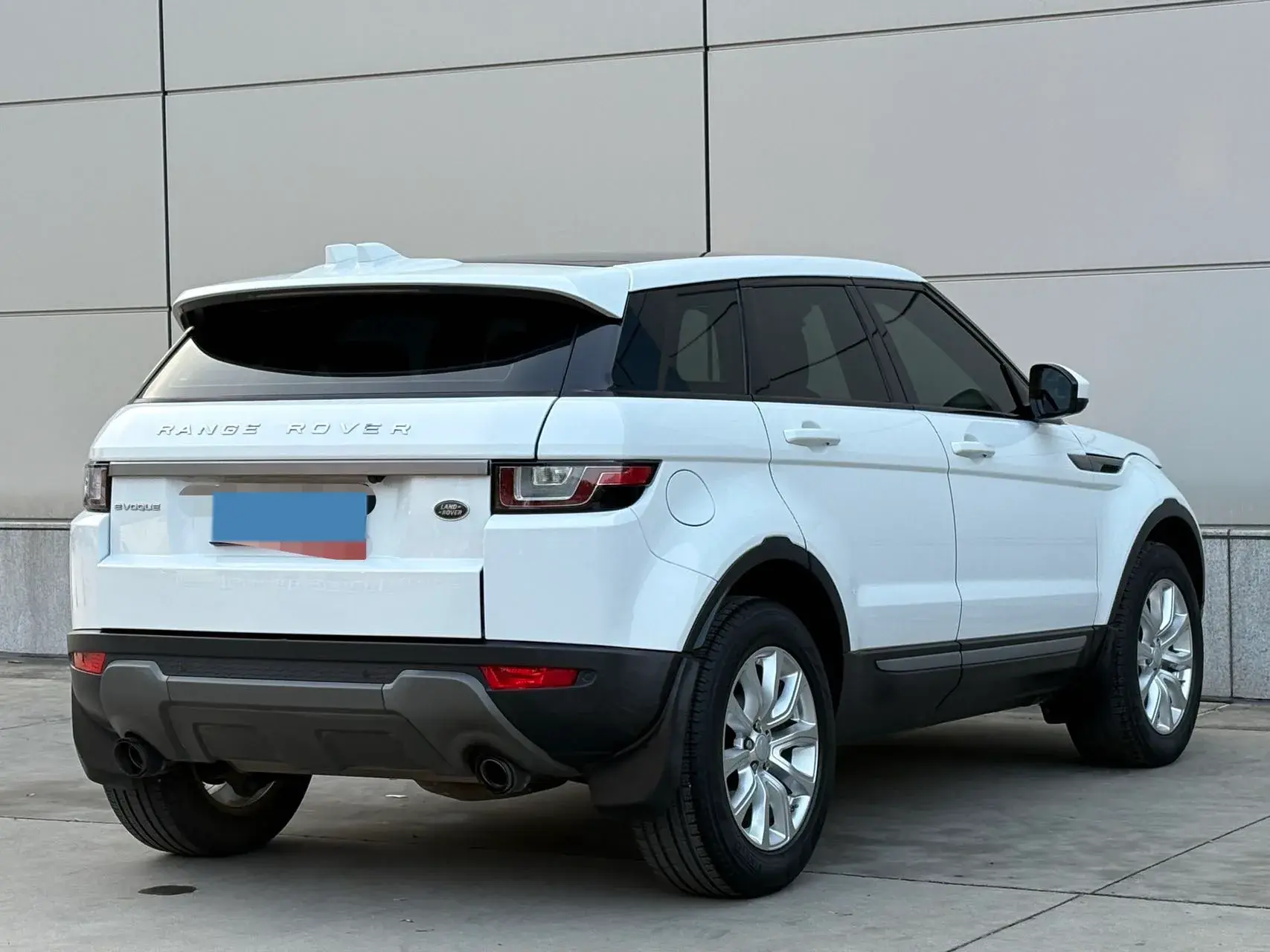 2018 LAND ROVER thumbnail 3