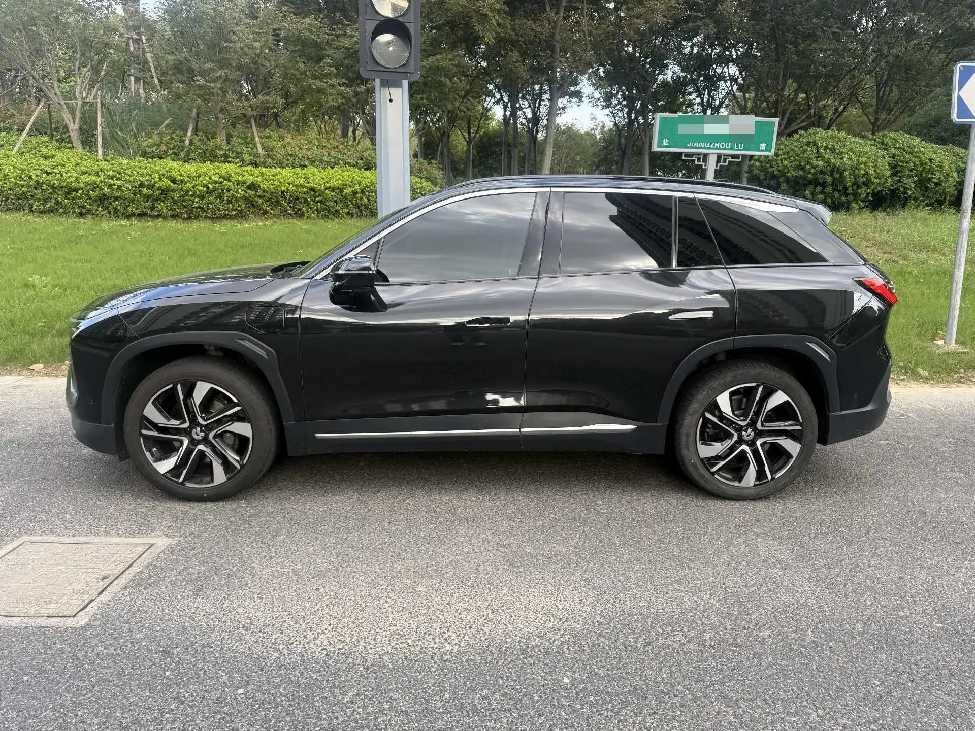 2020 NIO ES6 thumbnail 3