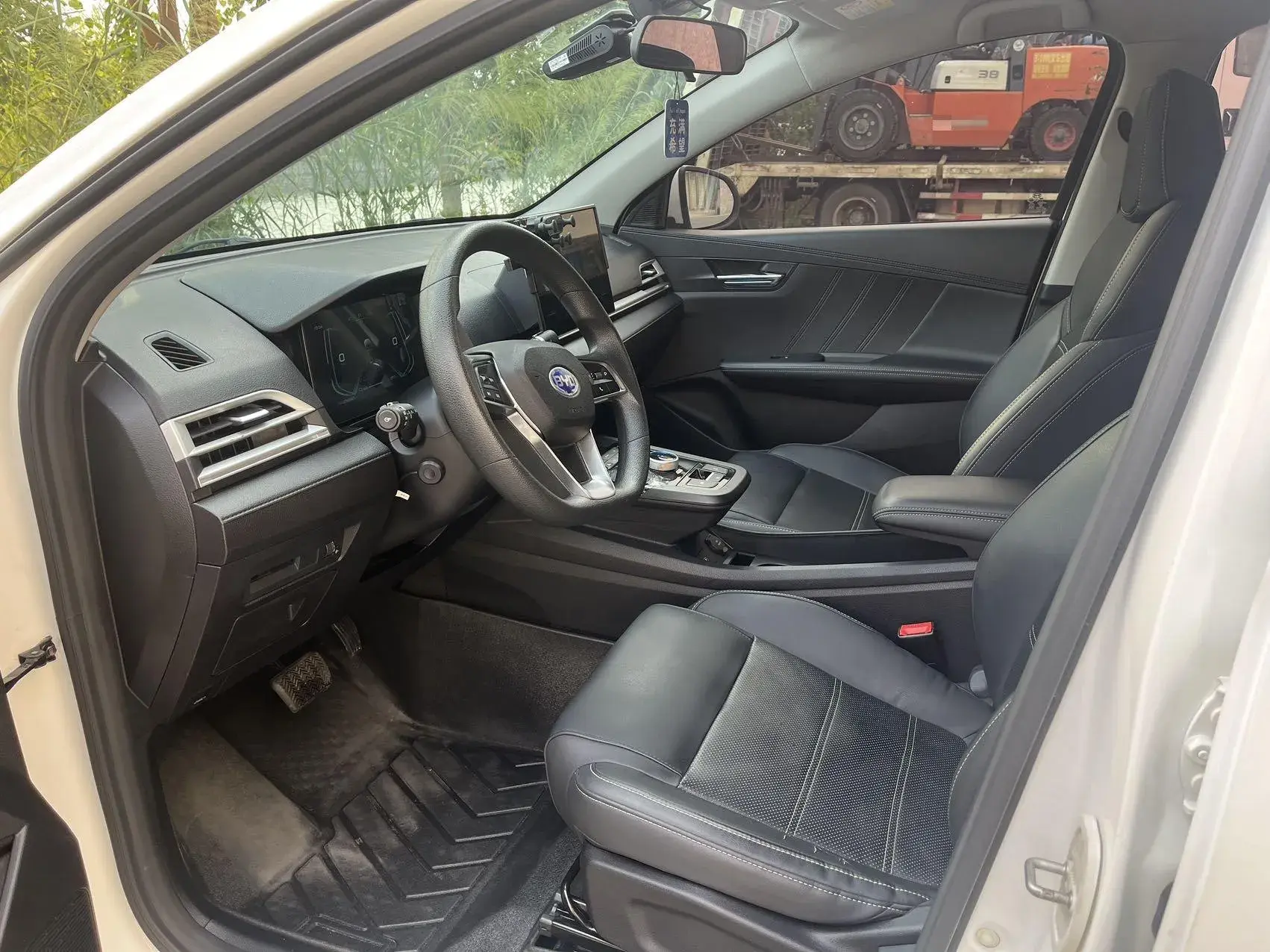 2021 BYD E3 thumbnail 4