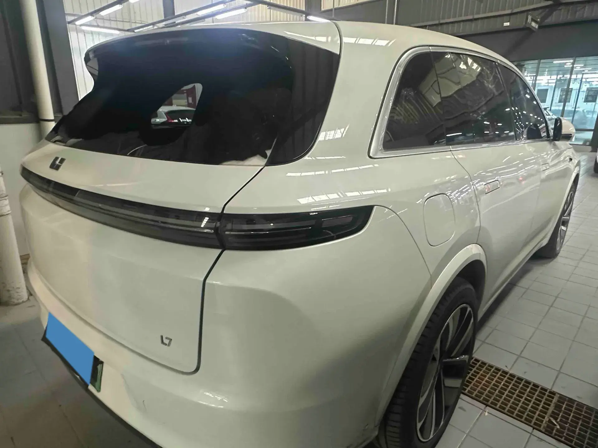 2023 LI L7 thumbnail 4