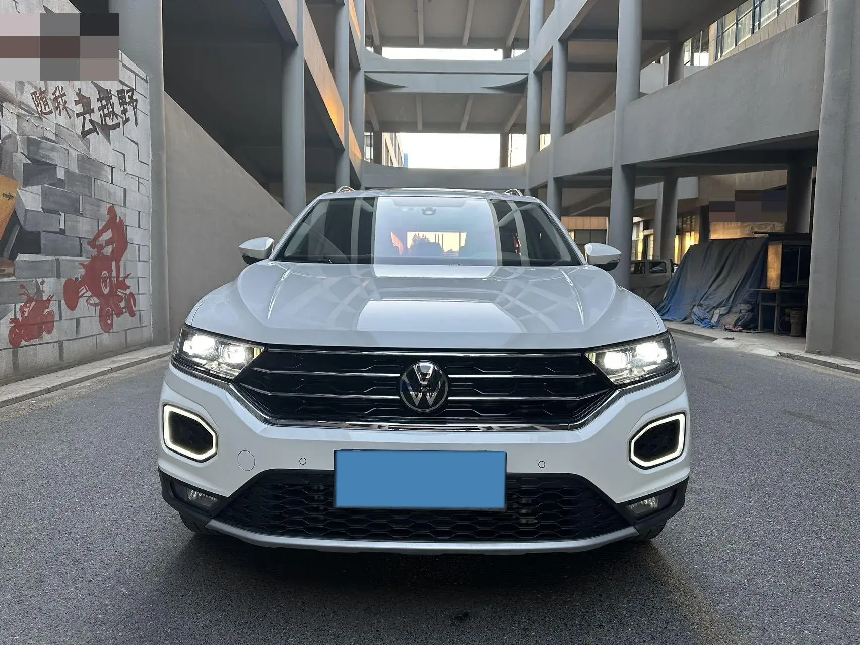 2022 VOLKSWAGEN T-ROC thumbnail 2