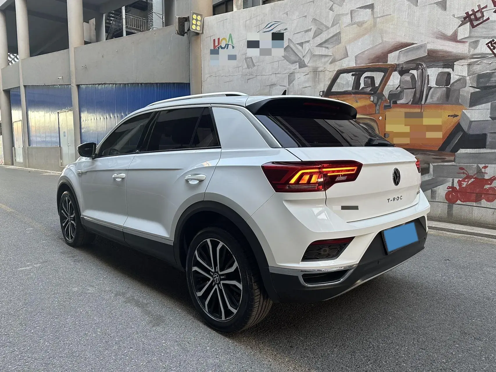 2022 VOLKSWAGEN T-ROC thumbnail 4